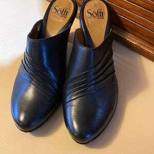 Söfft Black Leather Slip-On Mules